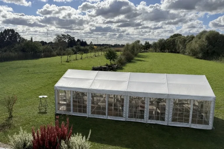 Eventzelt 6 x 12 Meter für Hochzeiten, Gartenpartys und Feiern im Grünen